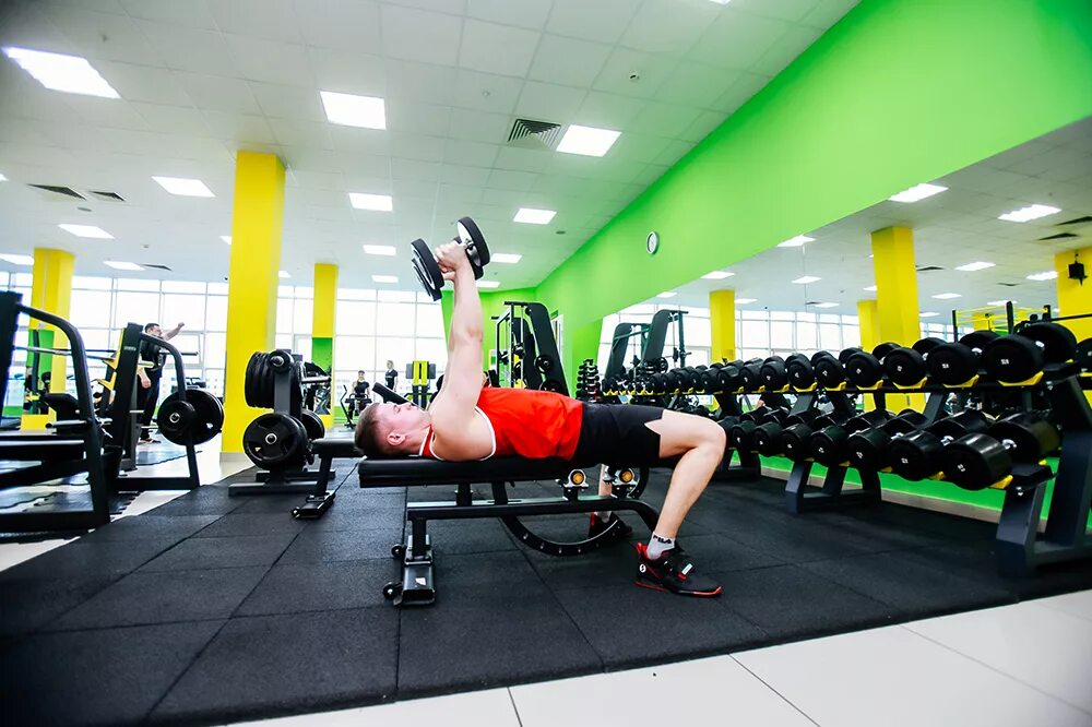 Метрофитнесс самара революционная. Metrofitness самара. Метрофитнесс крауля. Метро фитнес воронеж бульвар победы. Metrofitness томск.