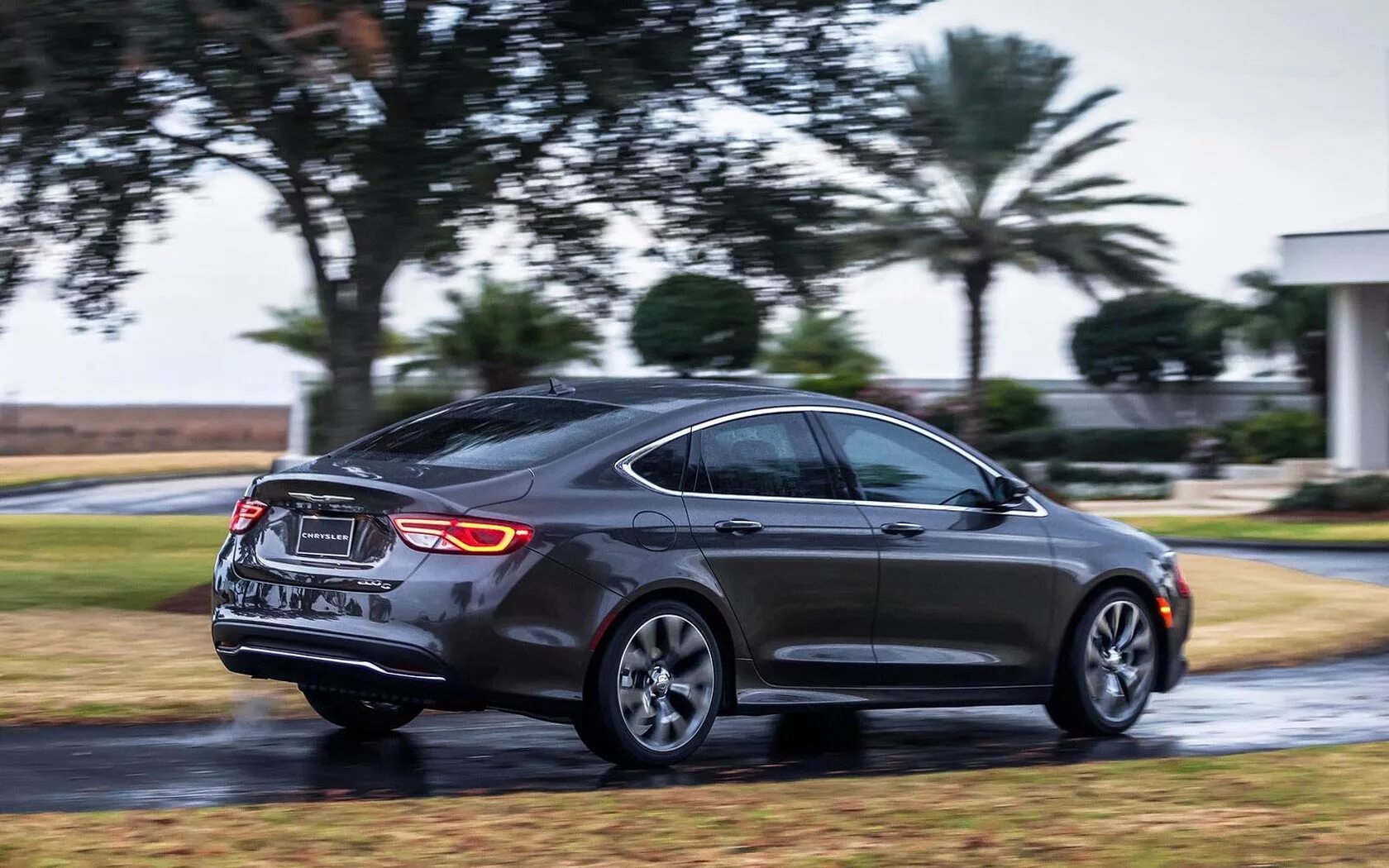 Седаны 2015 фото. Chrysler 200 2015. крайслер 200 2016 фото. p7 sedan. джаг s7 седан.