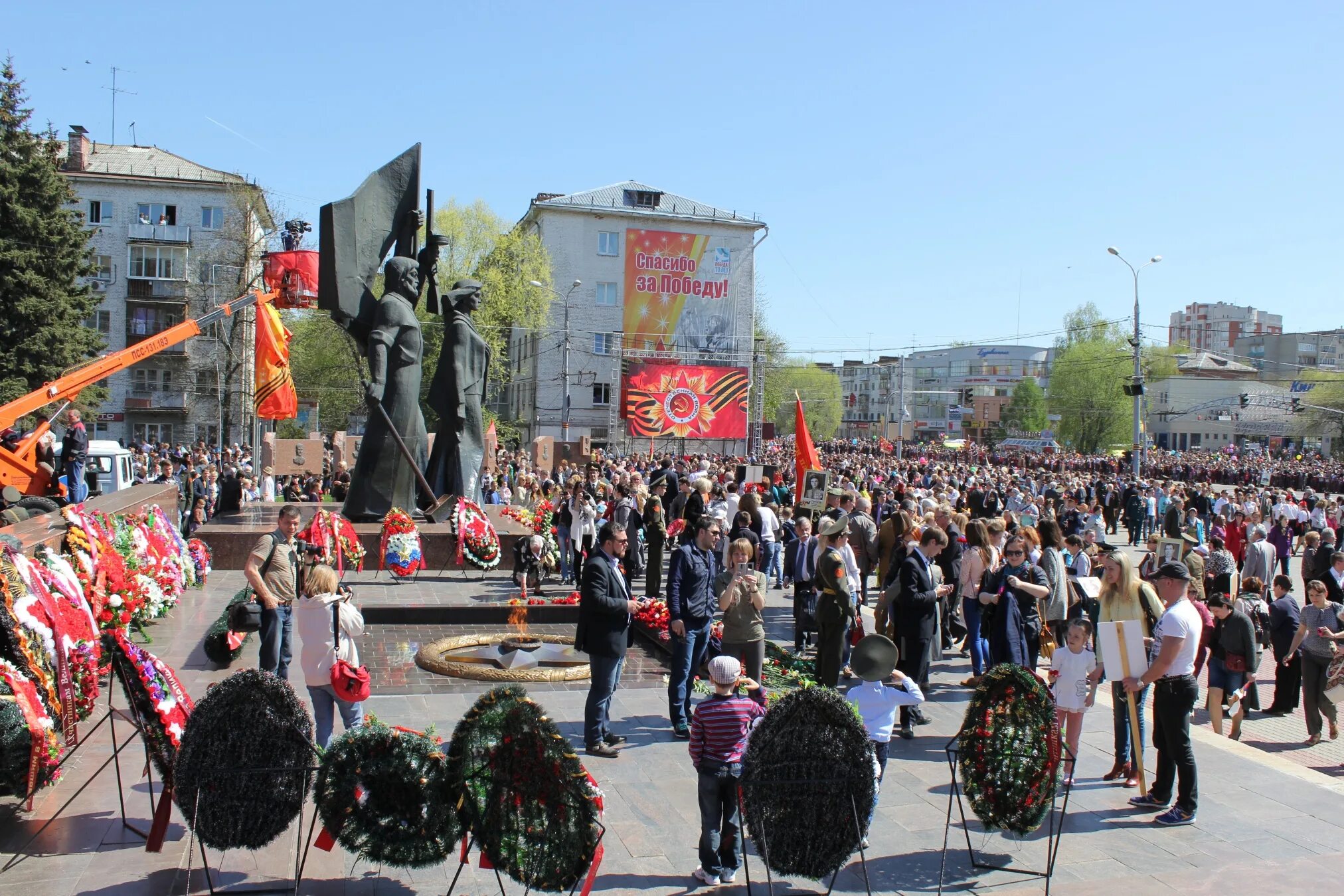 20 год 9 мая. 9 Мая во Владимире. Парад во Владимире. Сквер Победы во Владимире.