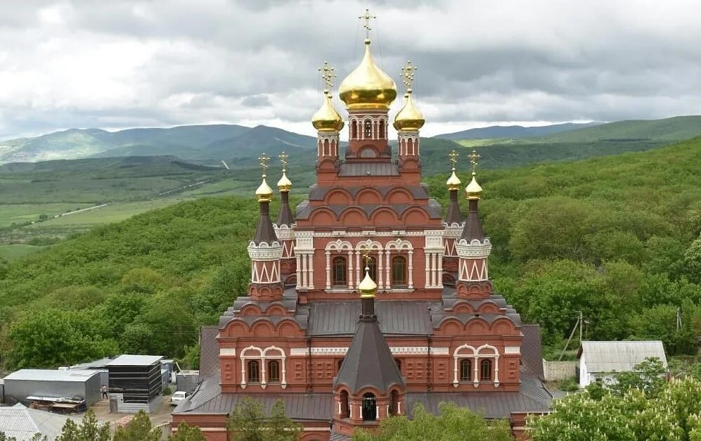 Крым Свято Троицкий Параскевский монастырь. Тополёвка монастырь Крым. Топловский Троице-Параскевиевский монастырь. Храм Святой Параскевы в Крыму.