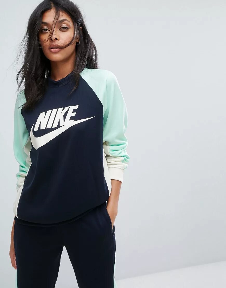 Свитшот найк женский femme Crew. Adidas найк одежда 2021. Nike Crew Neck Sweatshirt. Nike Air Crew Sweatshirt. Найк женщины