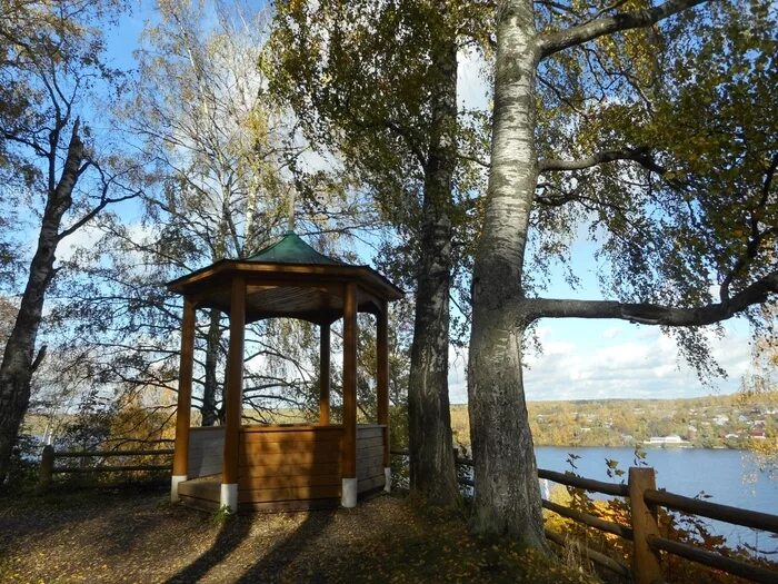 Плес крепость. Плёсская крепость плёс. соборная гора плёс беседка. беседка в плесе. смотровая беседка в плесе.