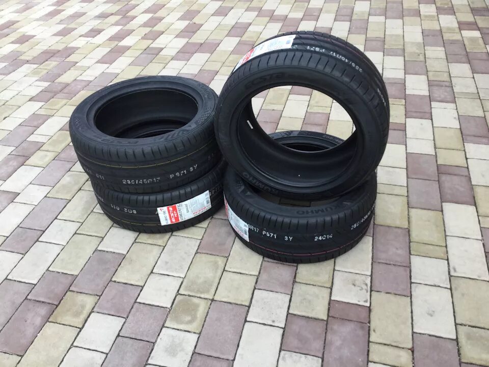 Kumho ecsta 225 45 r17. Kumho Ecsta ps71 235/45 r18. Кумхо ps71. 215/45 R17 Kumho Ecsta ps71 91y. Kumho ps71 225/45r18.