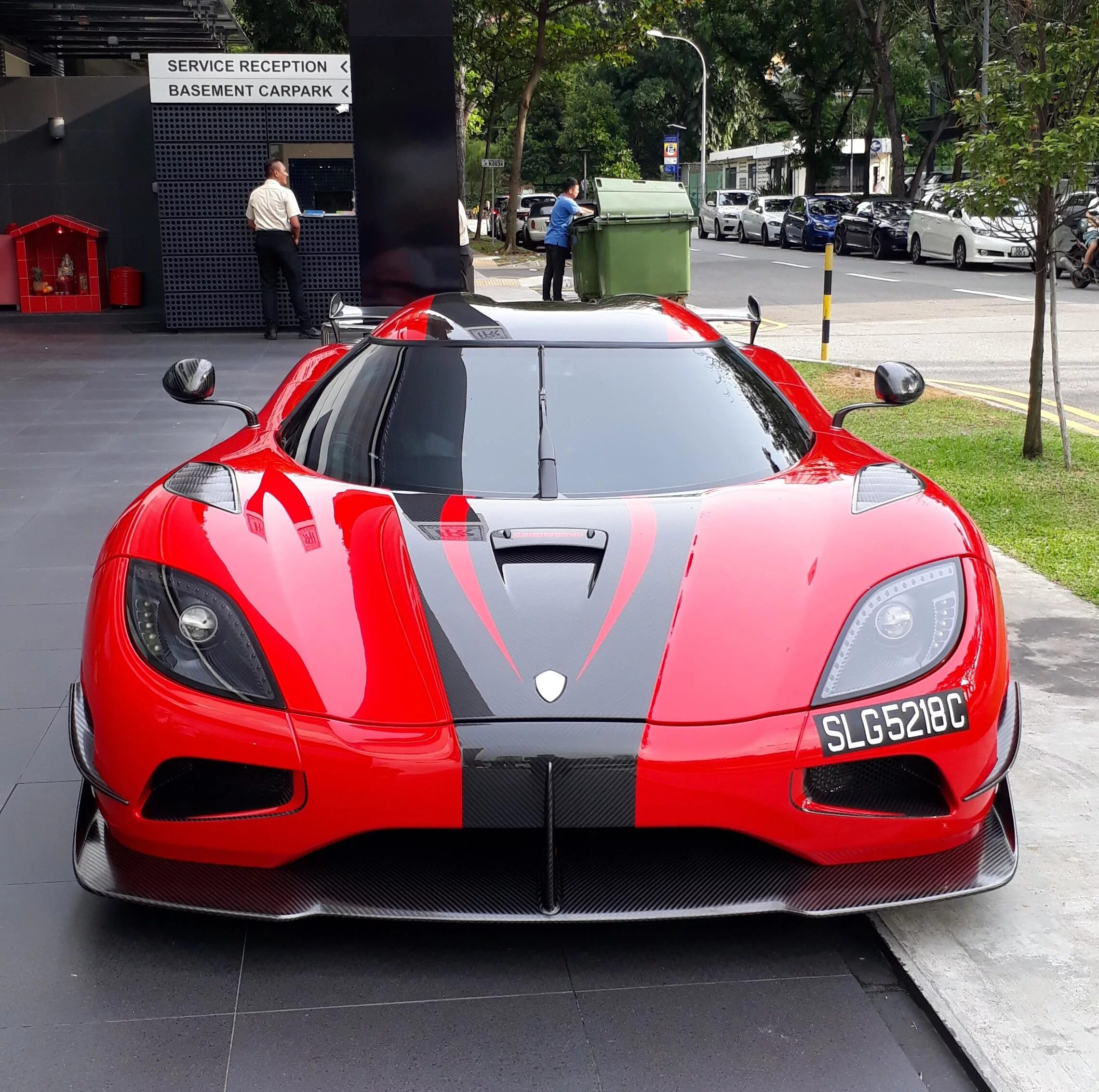 Машины купить в россии недорого. Кенигсегг АГЕРА. Koenigsegg Agera r. Koenigsegg Agera RS 1. Машина Koenigsegg Agera r.