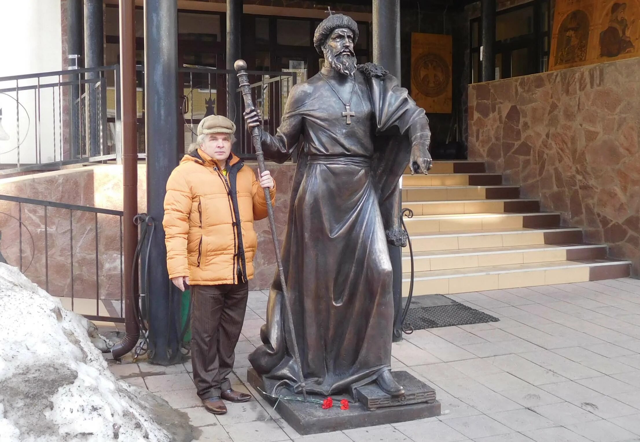 Памятник ивану яковлеву. Памятник ивану калите. памятник грозному в александрове. памятники в грозном. памятник ивану грозному.