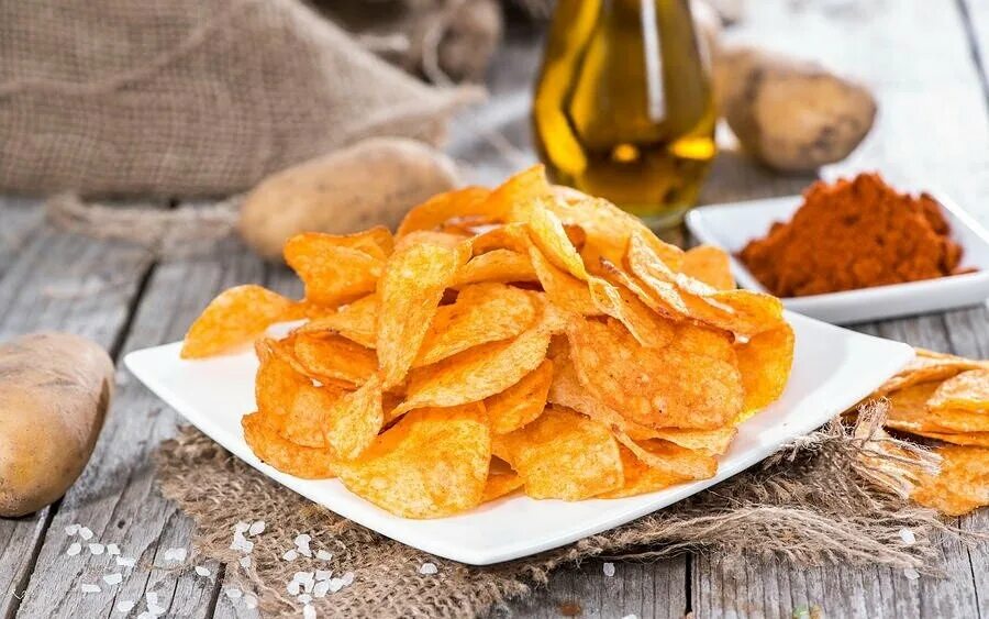 Чипсы в духовке. Домашние чипсы. Картофельные чипсы. Домашние хрустящие чипсы. Домашние хрустящие чипсы.