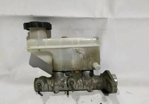 Цилиндр тормозной матрикс. Задние тормозные цилиндры bosch 0986475854. Задний тормозной цилиндр хендай акцент. Тормозной бачок понтиак вайб. Тормозной цилиндр тойота ист 2004.