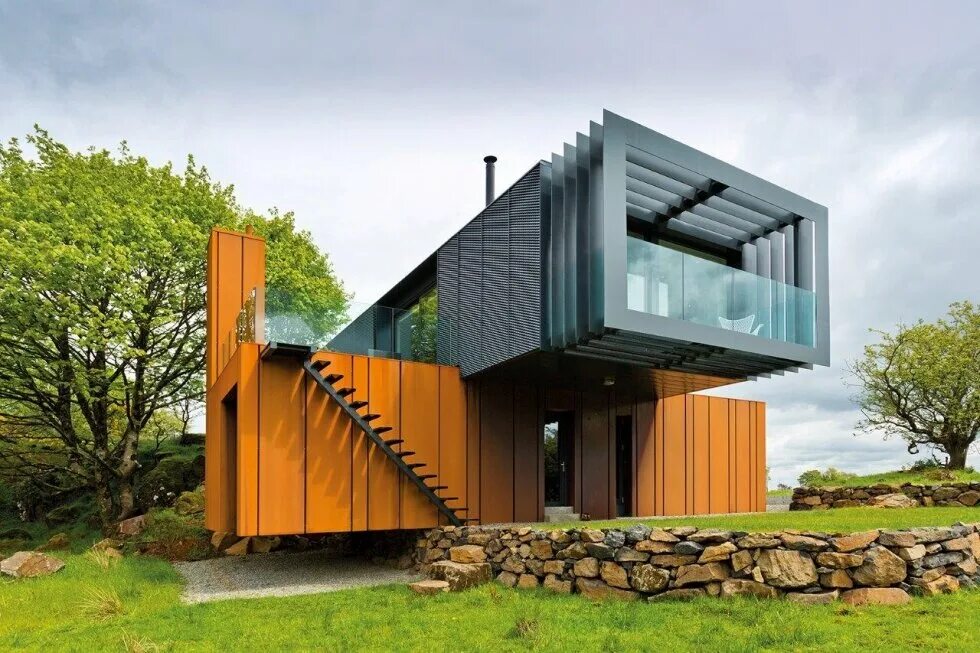 Жилая постройка это. Жилой и нежилой дом. Префаб prefab технология. Необычные фасады домов. Экодом модульный.