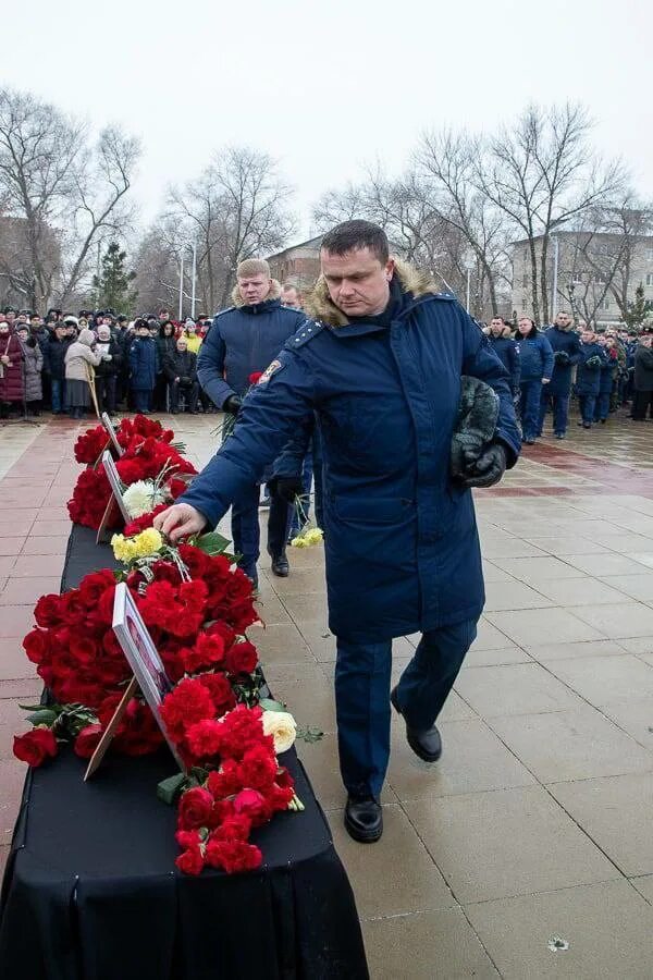 Церемония прощания с летчиками. Погибших российских солдат.