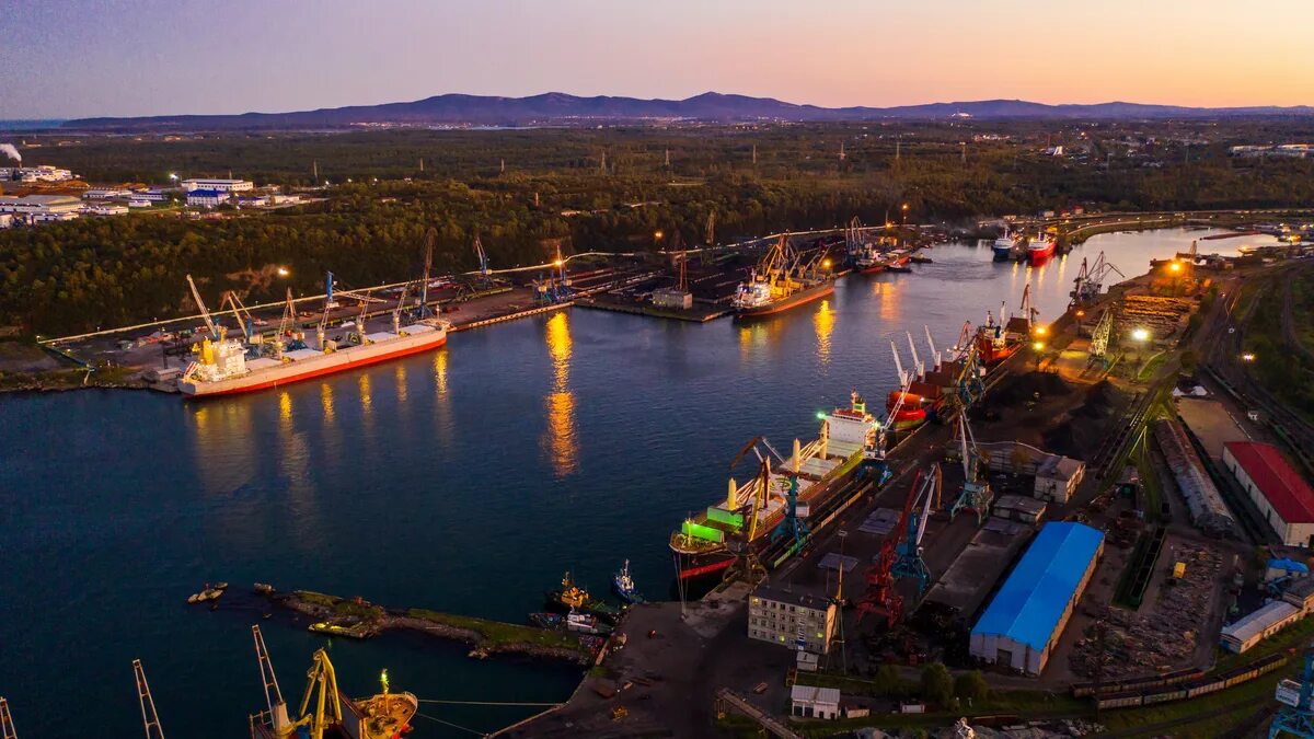 Морской порт хабаровск. Порт советская гавань. Хабаровский край порт. Советская гавань хабаровский край. Ванинский морской торговый порт советская гавань.