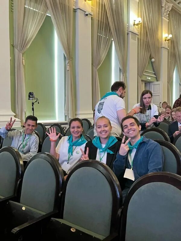 Подростки в кругу. Познакомиться с единомышленниками. Екатерина хан благовещенск. Познакомиться с единомышленниками. Екатерина хан россия страна возможностей.