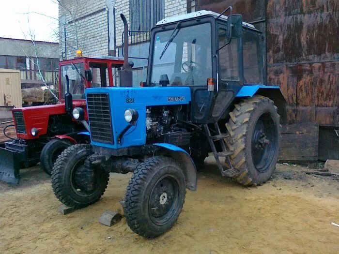 Трактор мтз 82. Найти мтз. Мтз 82 и юмз. Сибай сельхозтехники 20. Мтз 80 трактор колхозный.