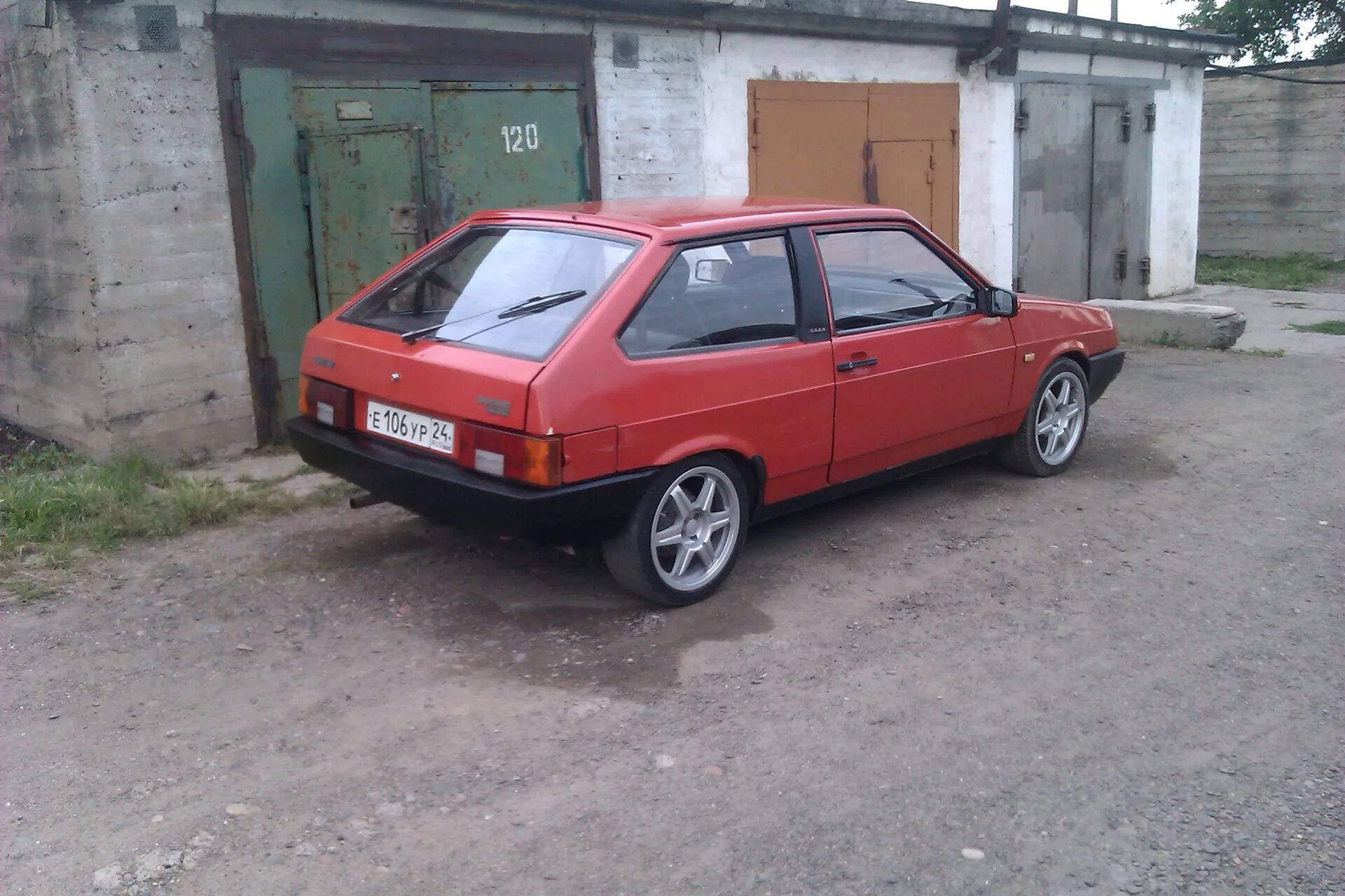 Ваз 2108 на дисках r16. Ваз 2108 r16. Ваз 2108 r15. Ваз 2108 аквамарин. Ваз 2108 на сликах р15.