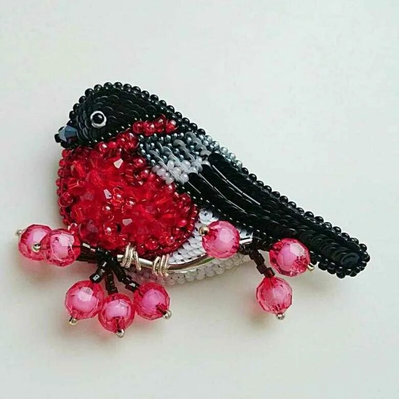 Брошки из бисера. Броши ручной работы для начинающих мастер. Брошь. Брошь из бисера на фетре. Броши ручной работы для начинающих мастер.