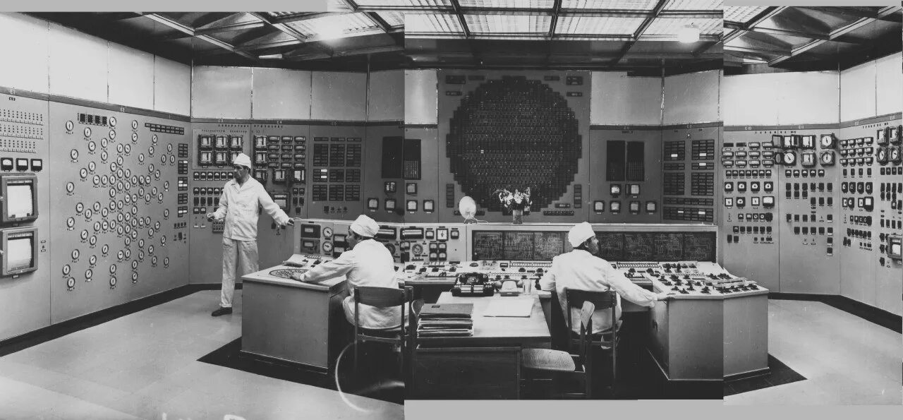 Белоярская аэс бщу. Воронежская атомная станция теплоснабжения. Советские аэс. Атомная станция десногорск. Нововоронежская аэс ссср.