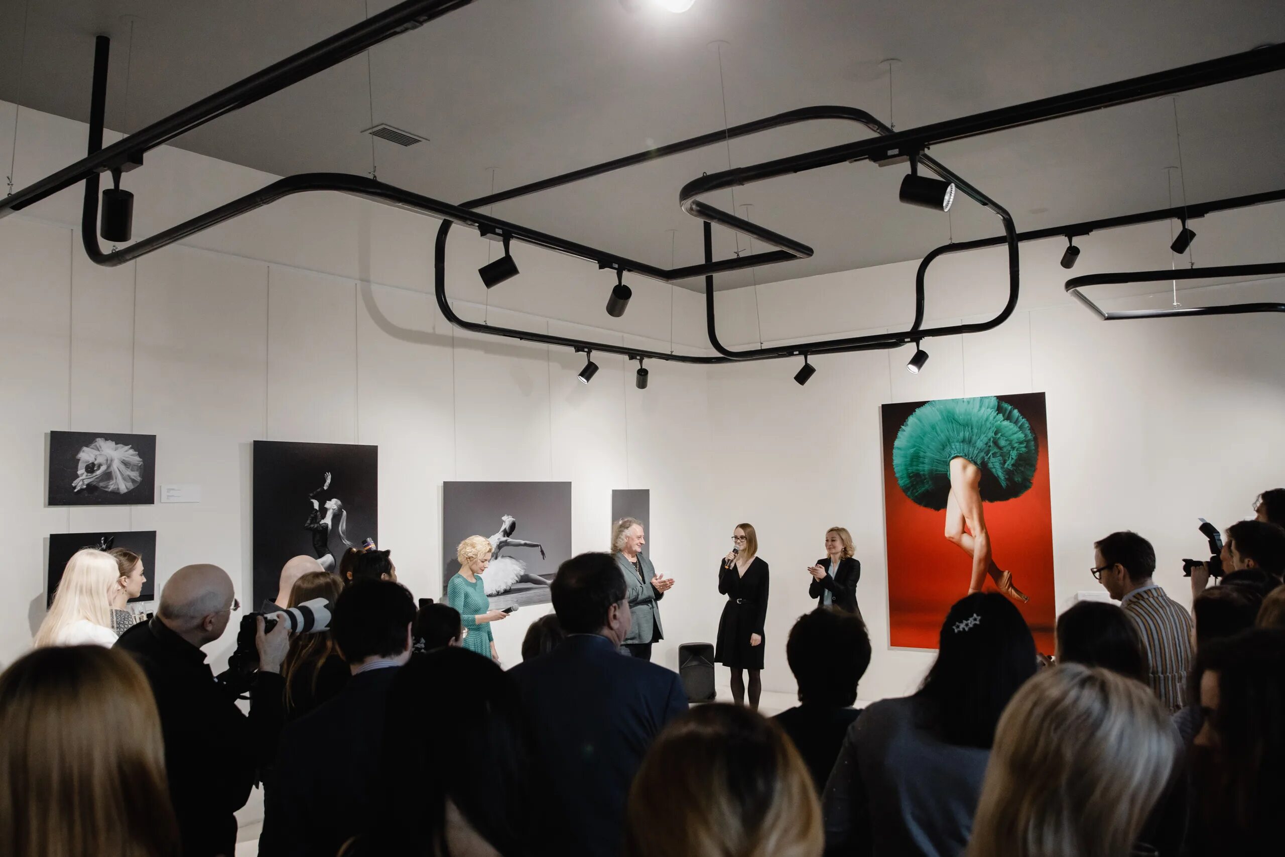 галереи спб вакансии