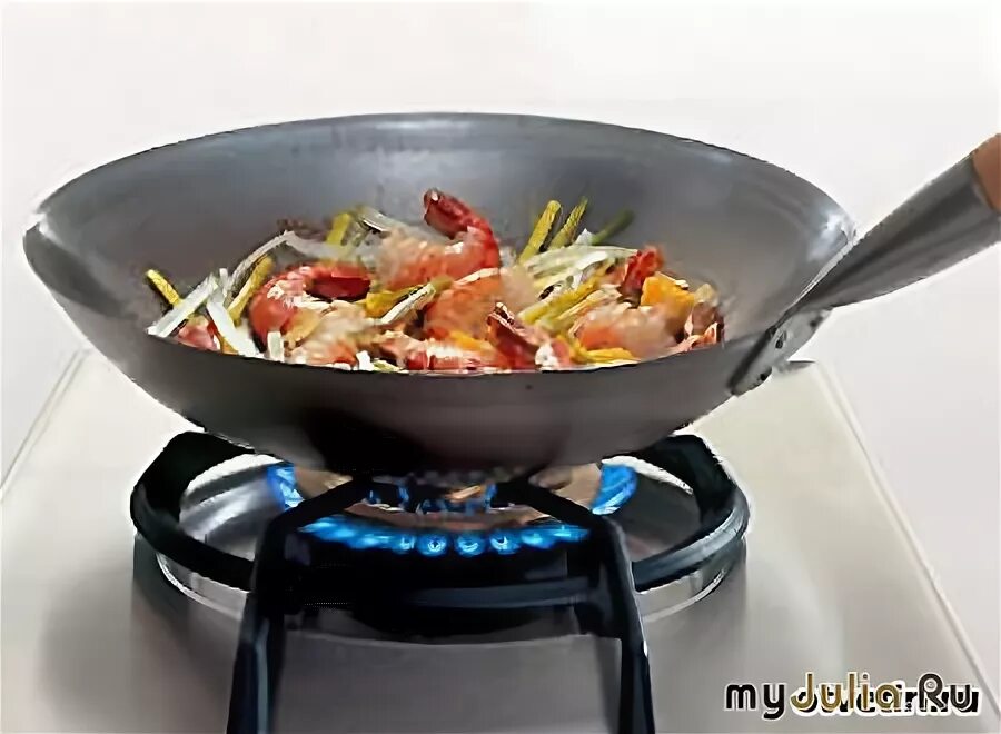 Просто вок. Китайская сковорода вок. Китайская сковорода вок для открытого огня. Сковорода вок с пароваркой. Сковорода с выпуклым дном.