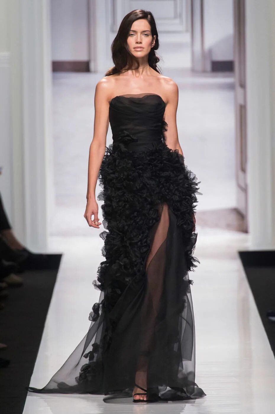 красивые лвечерние платья. платья черные вечерние стильные. модные платья вечер. модные платья вечер. самые стильные вечерние платья.