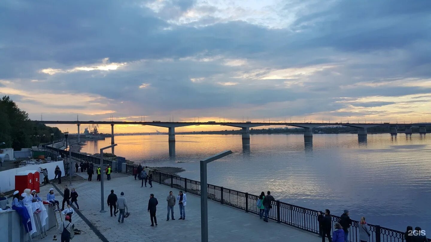 Воскресенье город пермь. Набережная реки кама. набережная пермь. река кама пермь. река в перми на набережной.