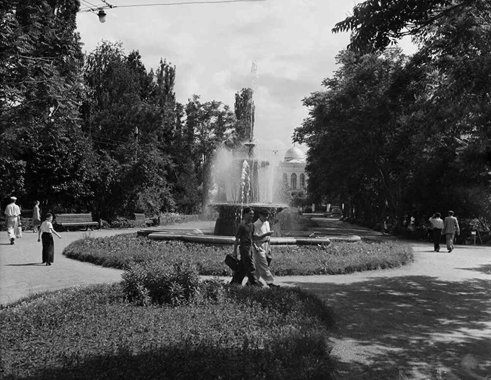 Старый фонтан. Г. фрунзе фонтаны 1976. город фрунзе киргизия. парк фрунзе витебск.