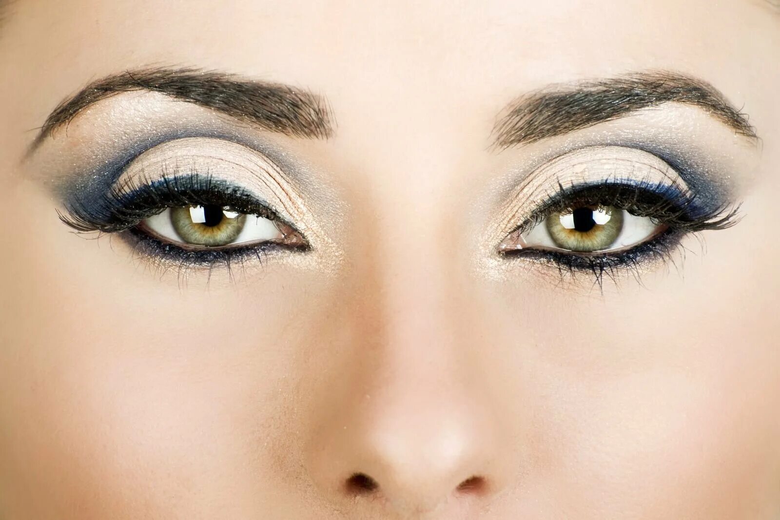 Накрашенные глазки. Макияж глаз. Красивый макияж. Вечерний макияж для зеленых глаз. Серый макияж.