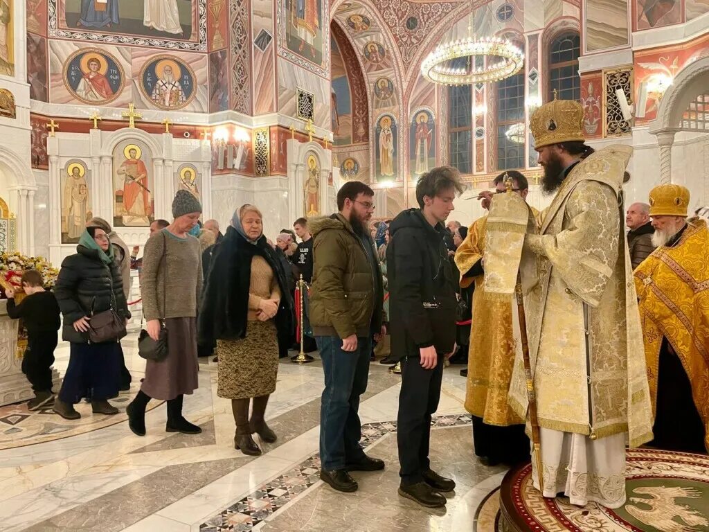 Всенощное бдение. Прощеное воскресенье православные. Воскресенье Прощеное воскресенье. Благословение на Великий пост. Вечерняя служба в прощенное воскресенье