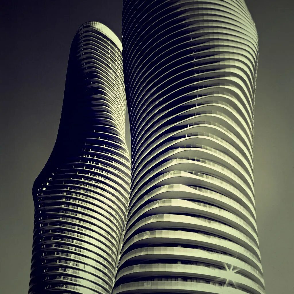 Башни Мэрилин Монро. Башни Абсолют Торонто. Mississauga Towers. Marilyn Monroe Architect building.