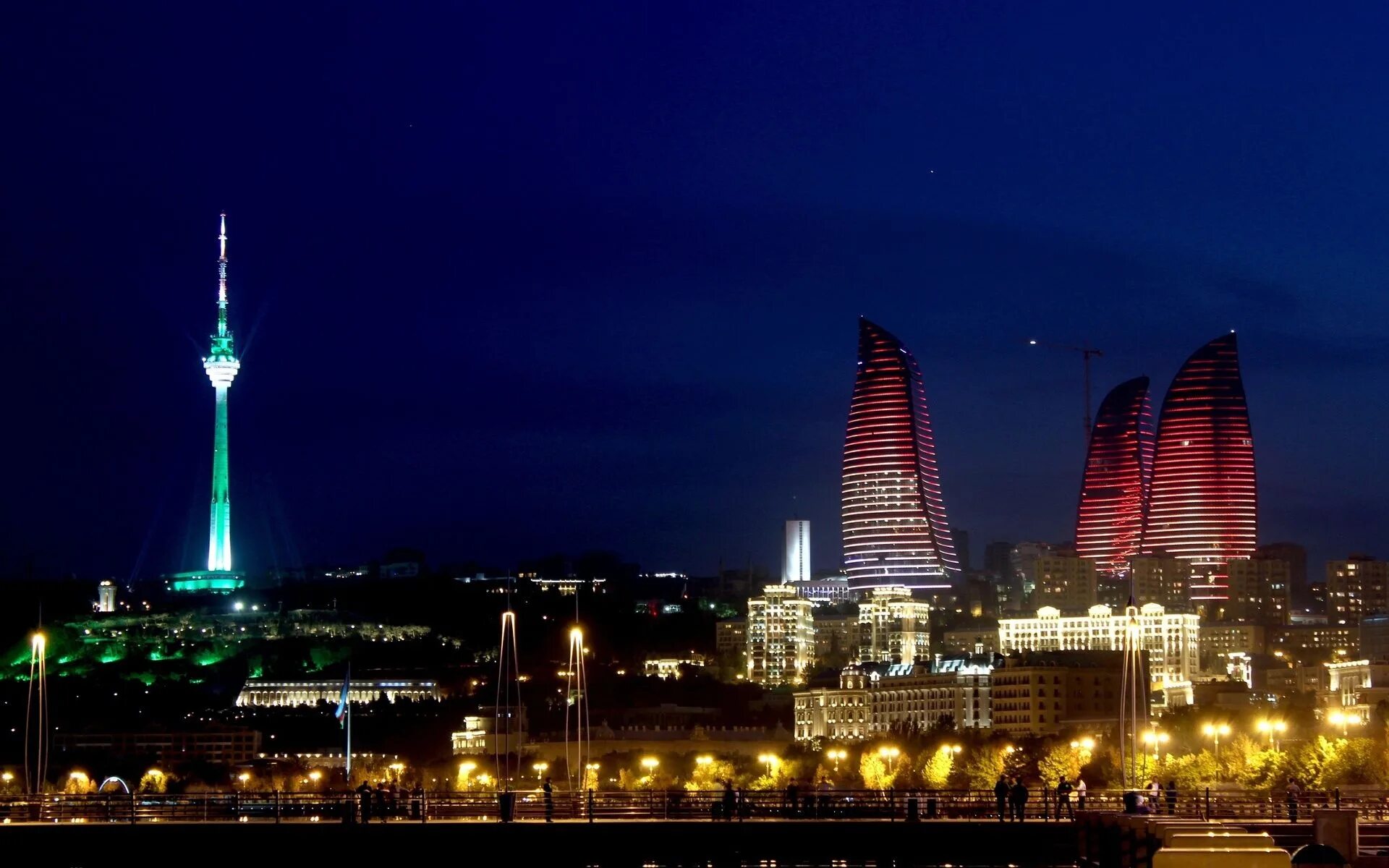 Баку какое государство. Огненные башни в Баку. Азейбарджан Баку. Башня Azerbaijan Tower Баку. Азейбарджан столица.