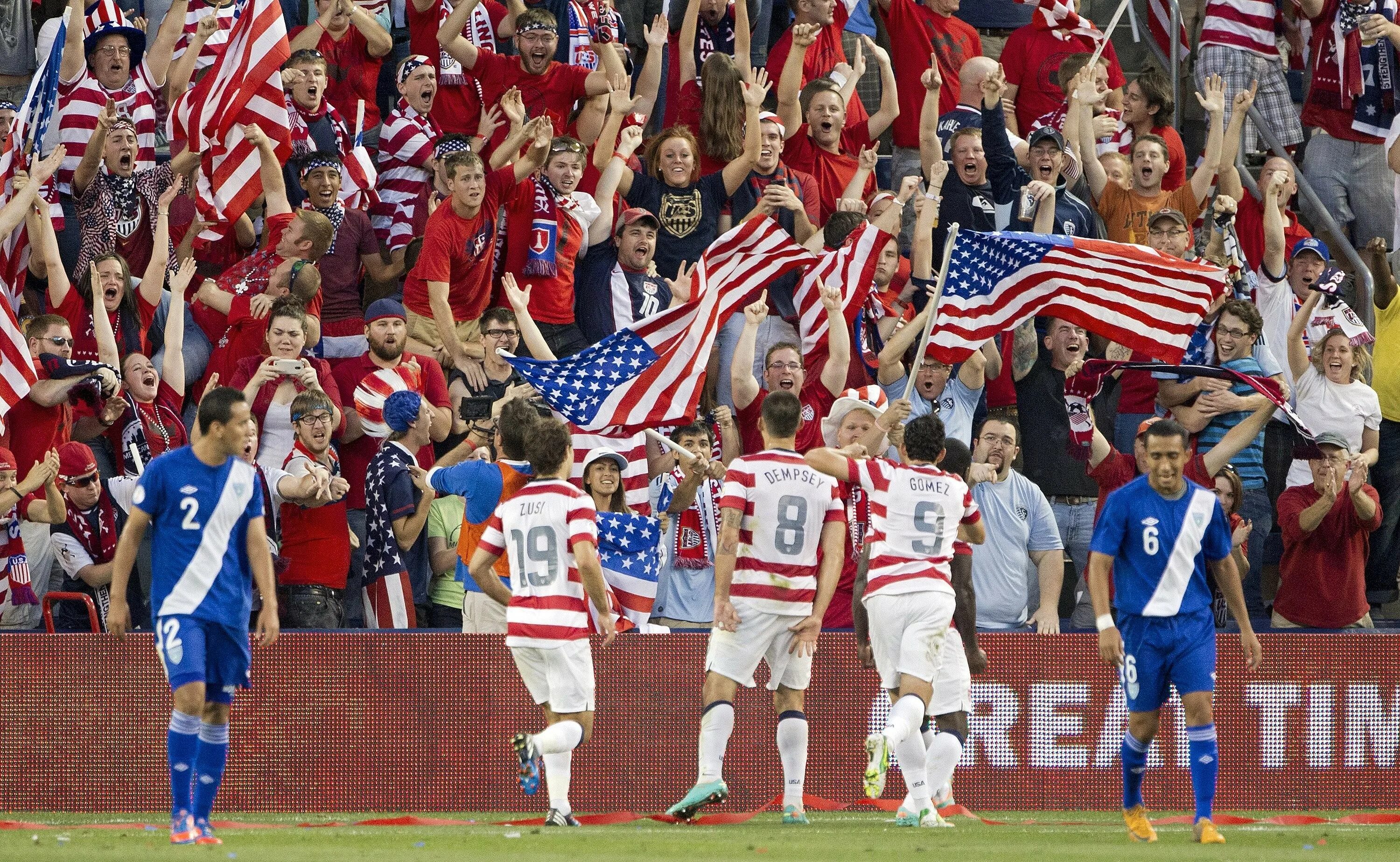 Usa soccer. Женская сборная америки. Футболистка сборной сша 13 номер. Usa soccer. Usa soccer.