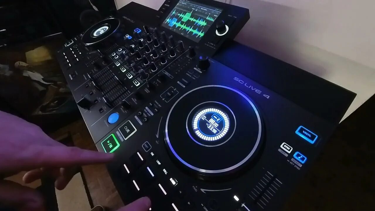 Denon dj sc live 4 case. Dj контроллер denon. Denon dj sc live 4 чехол кто ка. Denon dj sc live 2. Sc live 4.