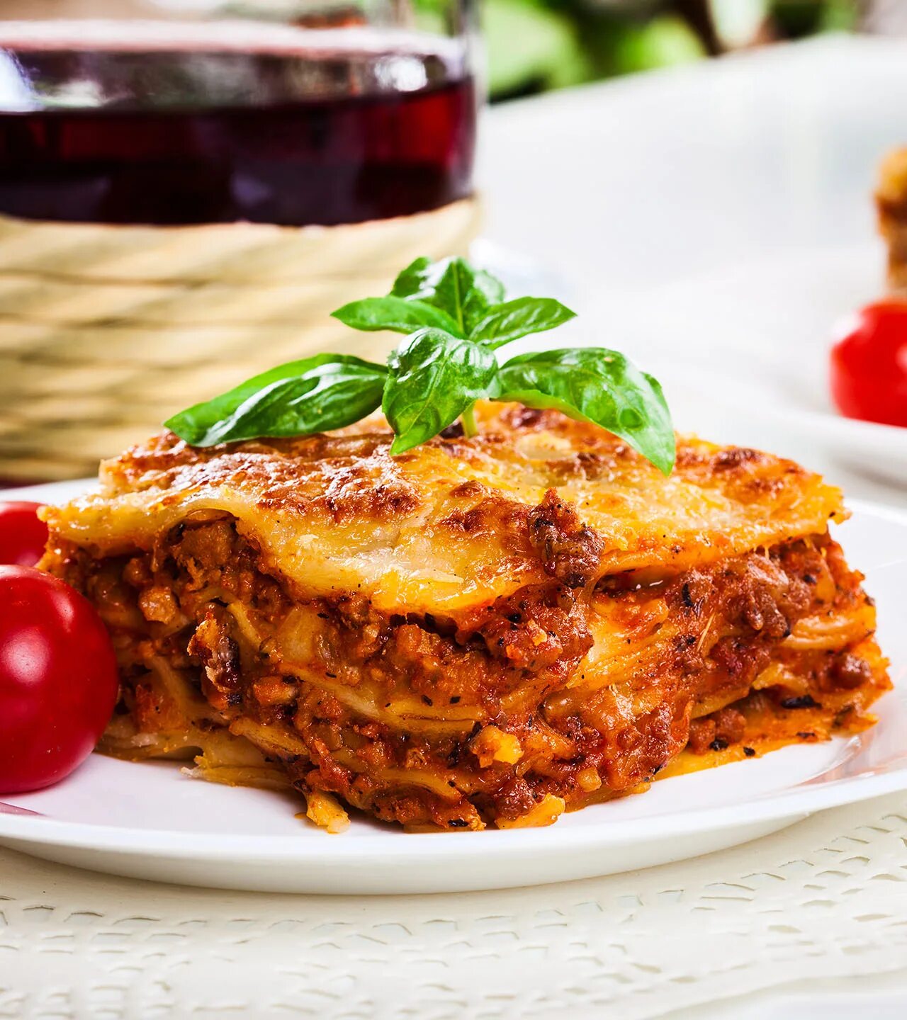 Лазанья с копченой рыбой. Лазанья красная. Lasagne opera. Лазанья ошибки. Lasagne ломаный.