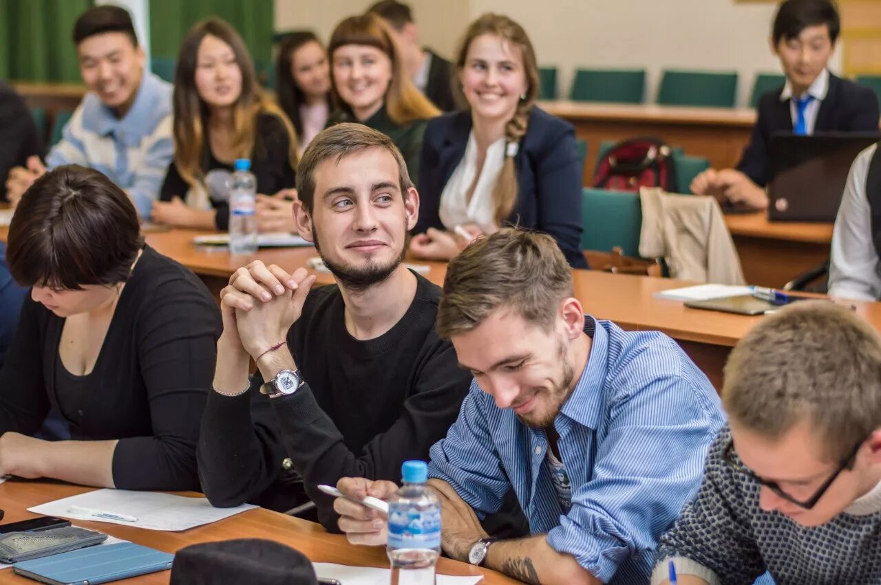 Выступление в университете. Научные школы для студентов. Преподавание в вузе. Учеба в университете. Высшая инженерная школа вуз.
