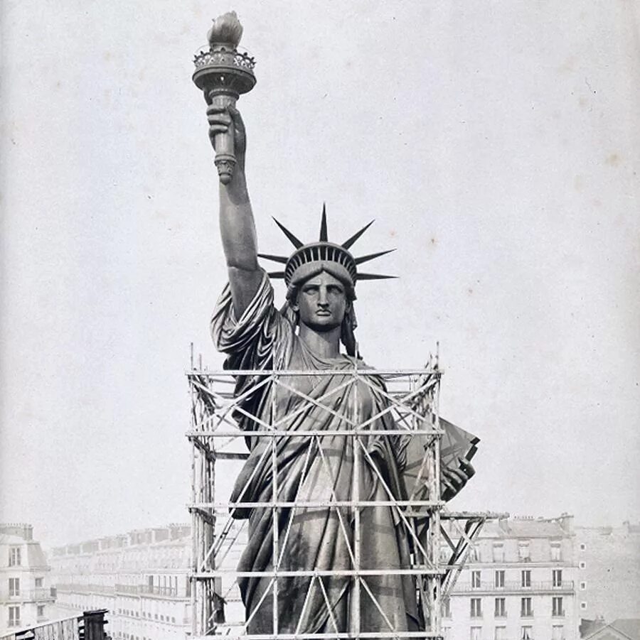 История статуй. Гюстав Эйфель статуя свободы. Статуя свободы Нью-Йорк 19 век. Нью Йорк 1886. Статуя свободы 1886.