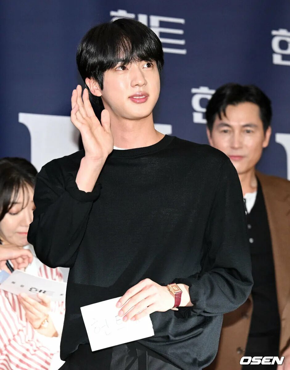 Jin 2022. Джин бтс фото. Джин бтс 2022. Джин bts 2022. Jin bts.