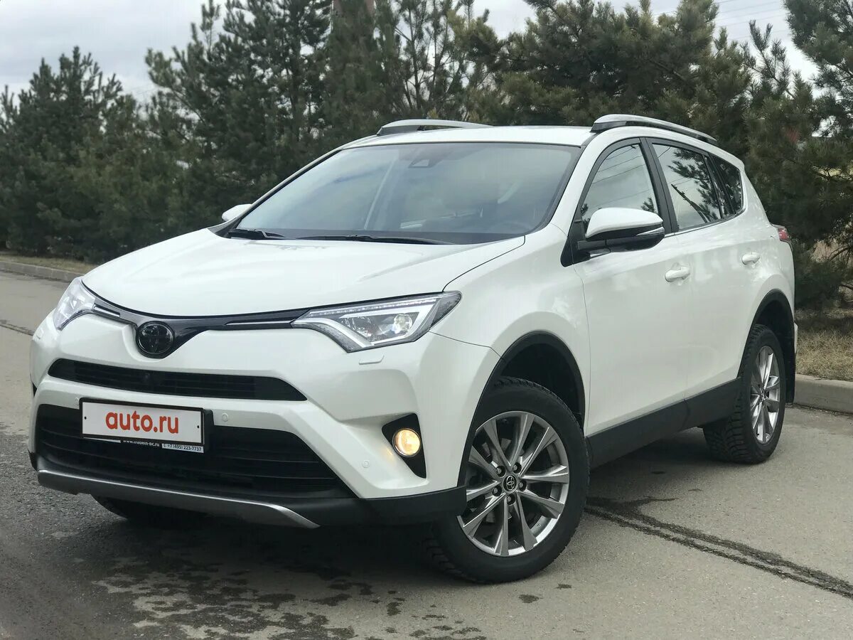 Рав 40. Toyota rav4 белая. Тойота рав 4 белая. Toyota rav4 2022 белая. Тойота рав 4 новая белая.