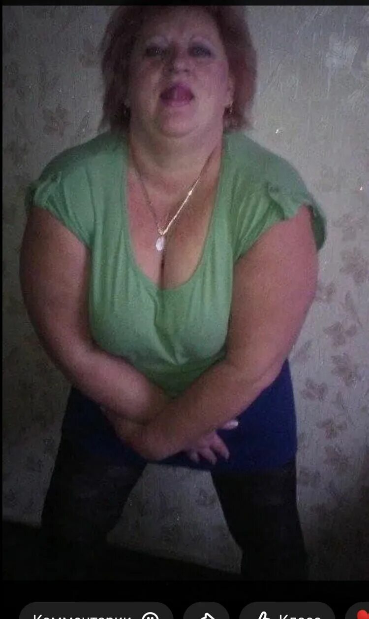 Старые женщины домашние. Полные старые женщины. Fat granny photos. Бабушка в платье. Старые женщины в соц сетях.