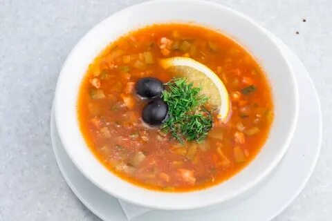 Солянка мясная с огурцом