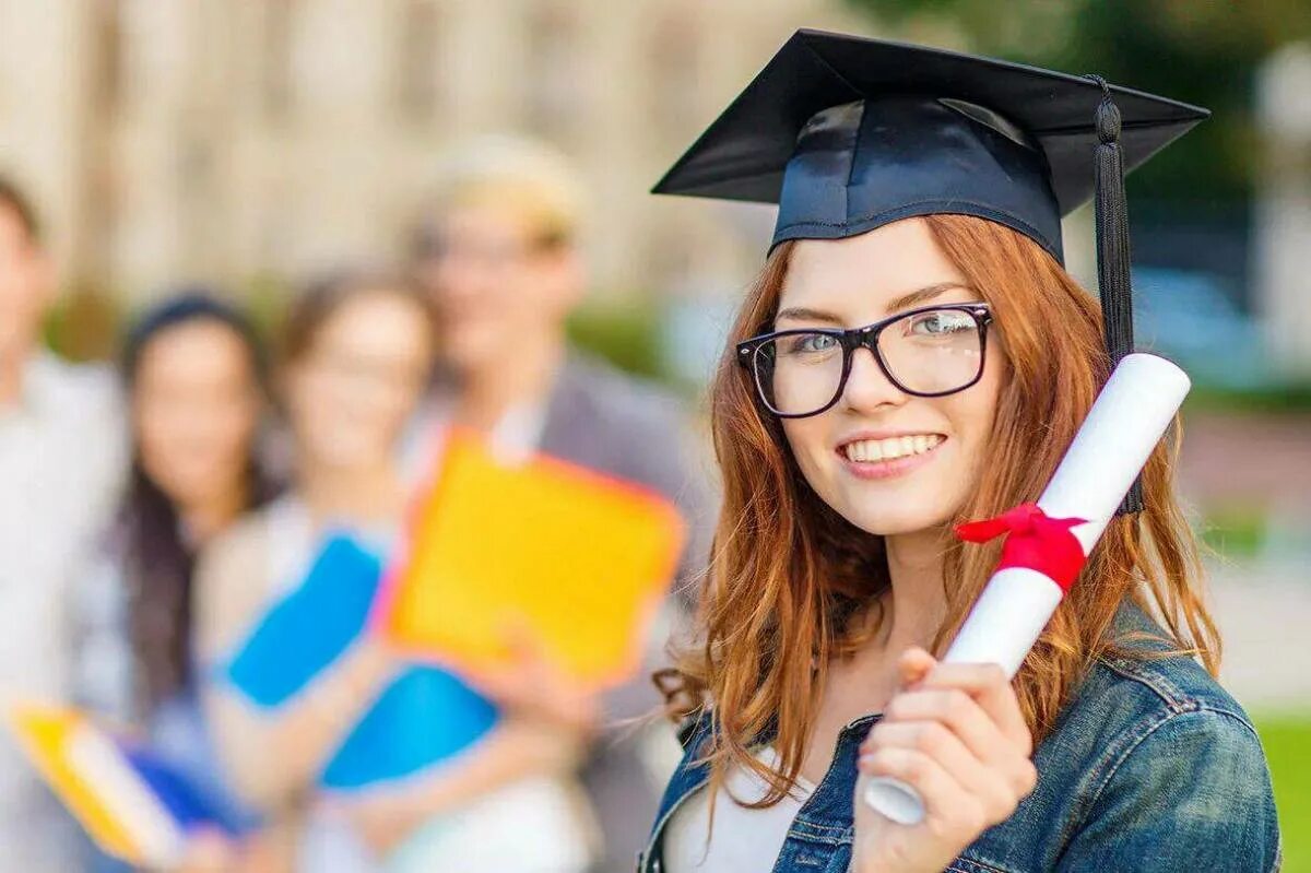 Student consultant. Студенты в вузе. Поступление в вуз. Выпускник вуза. Студенты выпускники.