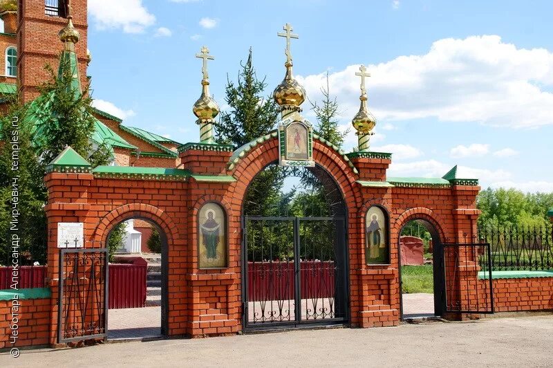 Погода в первомайске тамбовской. Храм пос Первомайский Тамбовской области. Церковь Сергия Радонежского Тамбовская область. Ворота храма г.Ульяновск. Церкви Марий Эл ворота в ограде.