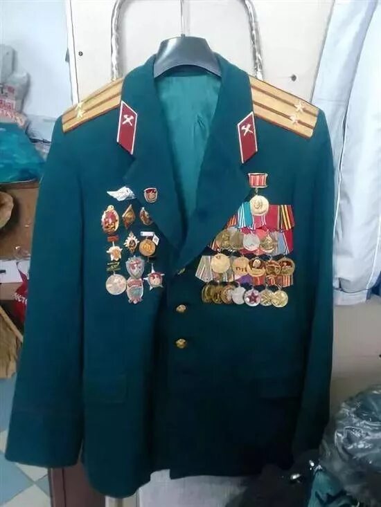 Как правильно медали на парадную форму вешать. Как правильно медали на парадную форму вешать