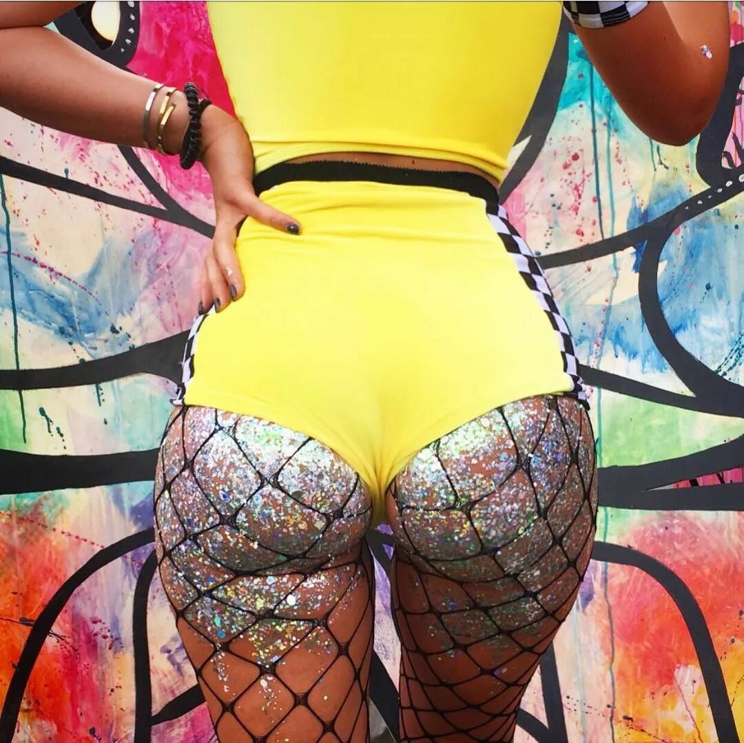 Скачай где поп иты. Скачай где поп иты. Фанкапоп геншин. Ники минаж 2023. Попы ники минаж.