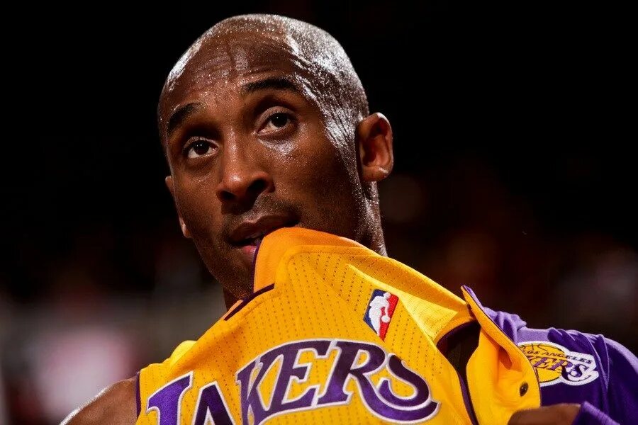 Kobe Bryant. Коби Брайант фото. Коби Брайант глаз. Коби Брайант в жизни. Коби кори