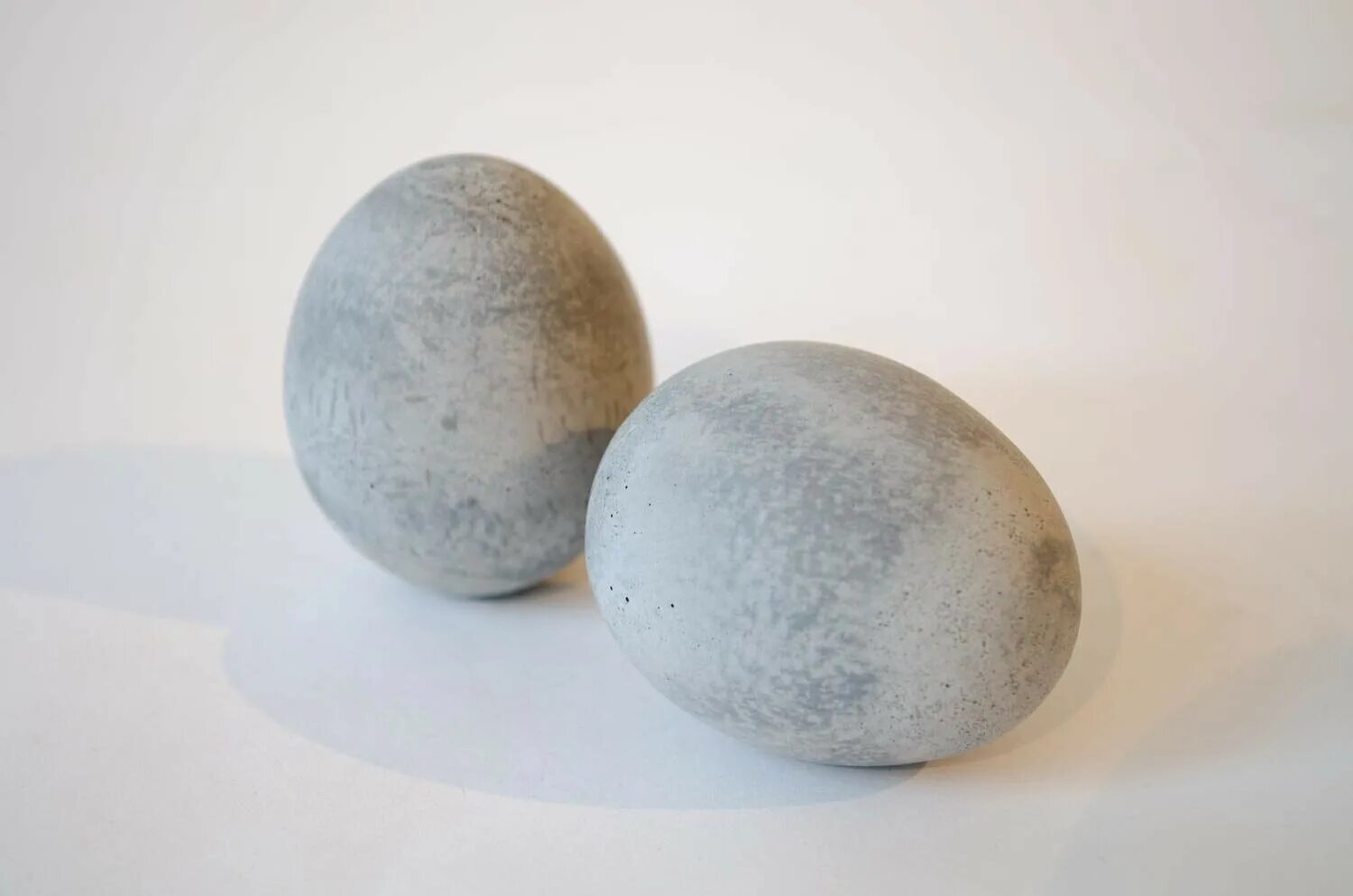 Купить челябинское яйцо. Бетонные яйца. Яйцо из бетона. Бетонные яйца в Челябинске. Яйца из бетона Челябинск.