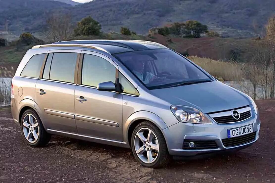 Опель зафира б 1.9 cdti. Opel Zafira. Opel Zafira 2005. Опель Зафира минивэн. Опель Зафира 2005.