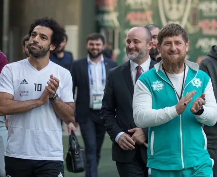 Кадыров мухаммед салах футбол. Кадыров салах. Кадыров салах. Мохаммед салах и рамзан кадыров. Мохамед салах в грозном.