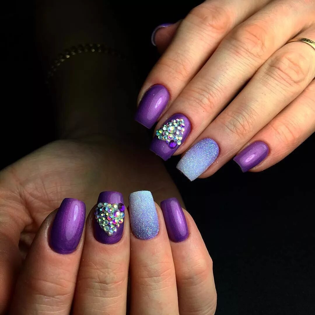 фиолетовый матовый маникюр. сиреневый маникюр. фиолетовый маникюр со стразами. сиреневый маникюр со стразами. сиреневый маникюр со стразами.