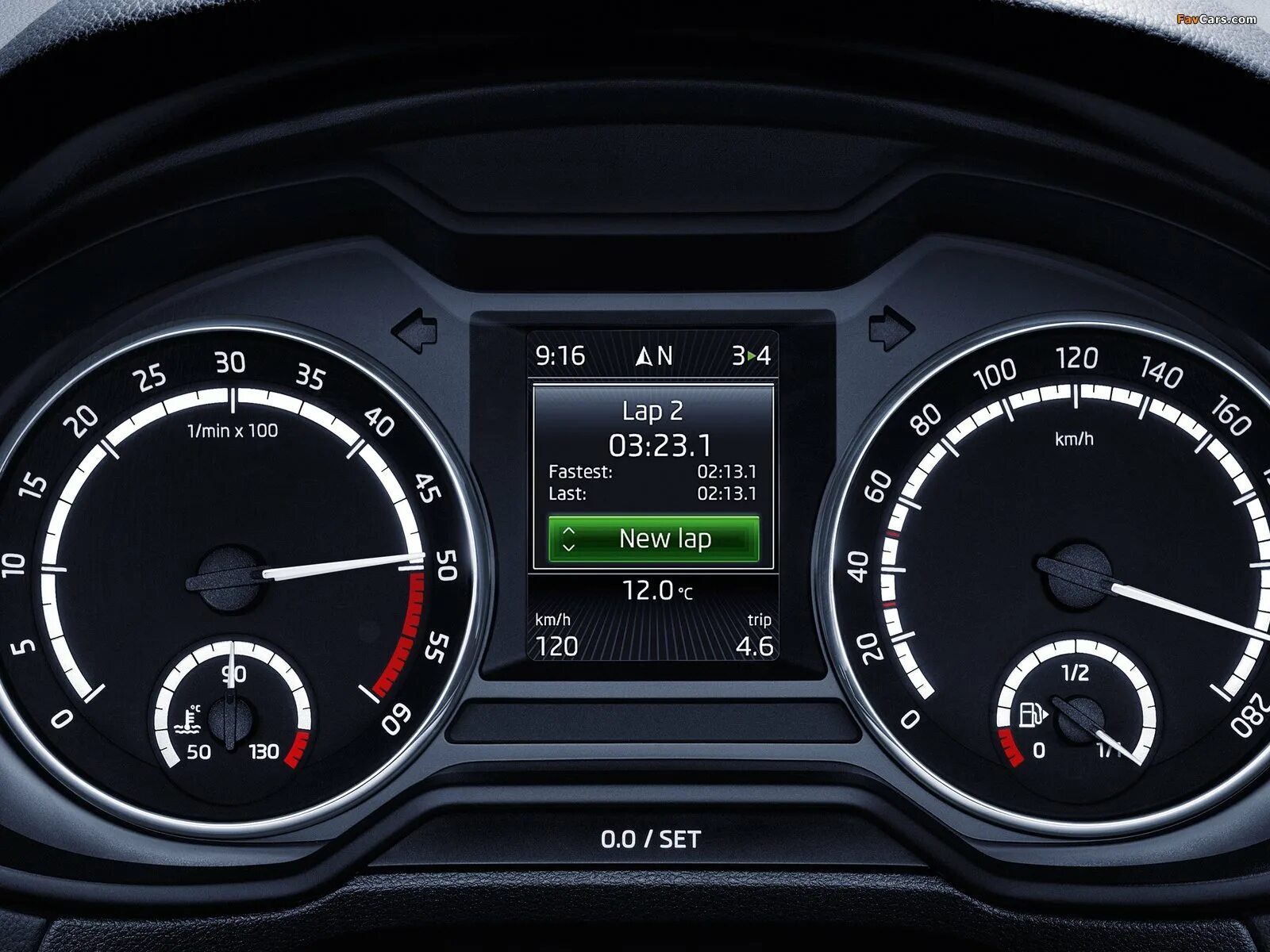 Цифровая панель шкода карок. Приборная панель шкода а5. Панель шкода karoq 2021. Панель шкода. Торпеда шкода актавия 2018.