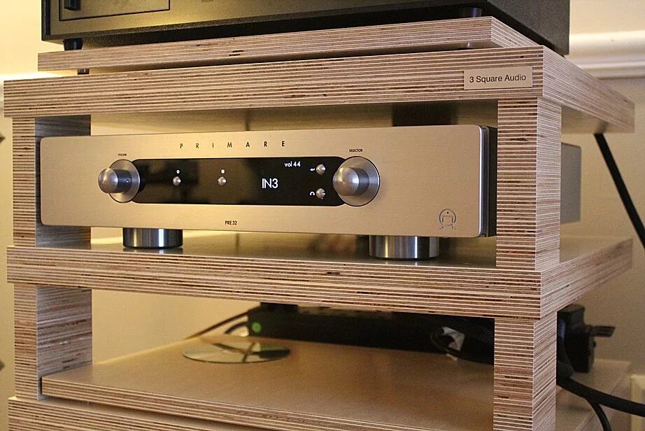 Под аудио. Стойки hi fi под аппаратуру массив дуба. стойка для аппаратуры hi-fi из дерева. мебель для аудио аппаратуры из дерева. мебель под аудио аппаратуру из дерева.