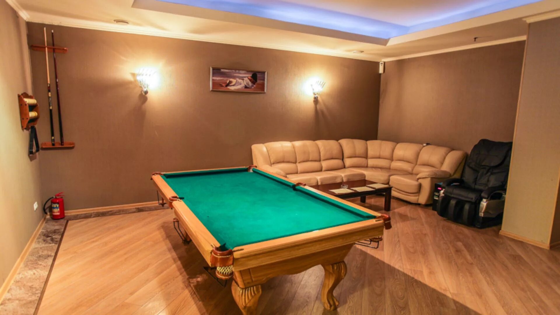 Бильярд сауна новомосковскм10000. Комендантский проспект 30к3 сауна. Сауна бильярд алабуга город. Баня с бильярдом. Бильярд баня 1000 донской.