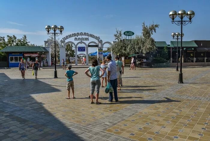 Центральный пляж анапа адрес. Арка центральный пляж анапа. Анапа центральный пляж набережная на карте. Центральная улица анапа пляж. Анапа центральный пляж центр.